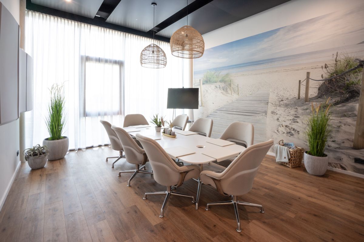 Ein Besprechungsraum mal anders - Nordseefeeling mit einer Vielzahl an dekorativen Elementen