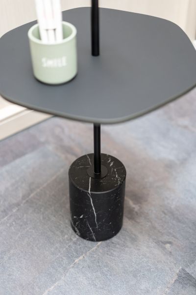 Beistelltisch mit Marmorfuß