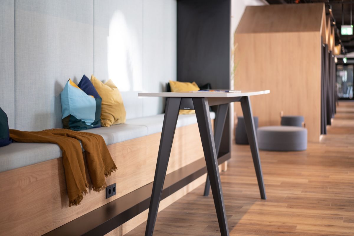 EIne gut gestaltete Arbeitsumgebung bietet Wohlgefühl und Zufriedenheit