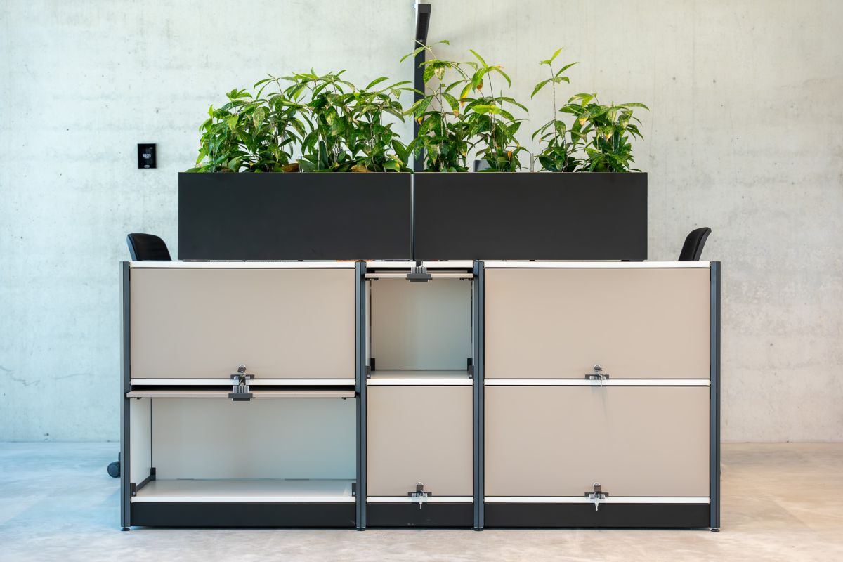 Anpassungsfähige, flexible Schränke bieten den idealen Stauraum am Arbeitsplatz